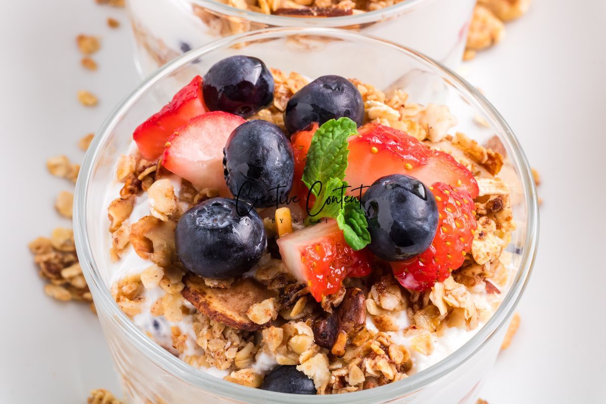 Greek Yogurt Parfait + Granola (2 recipes) - Exclusive