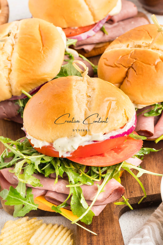 Roast Beef Sandwich + Garlic Aioli Sauce - Exclusive