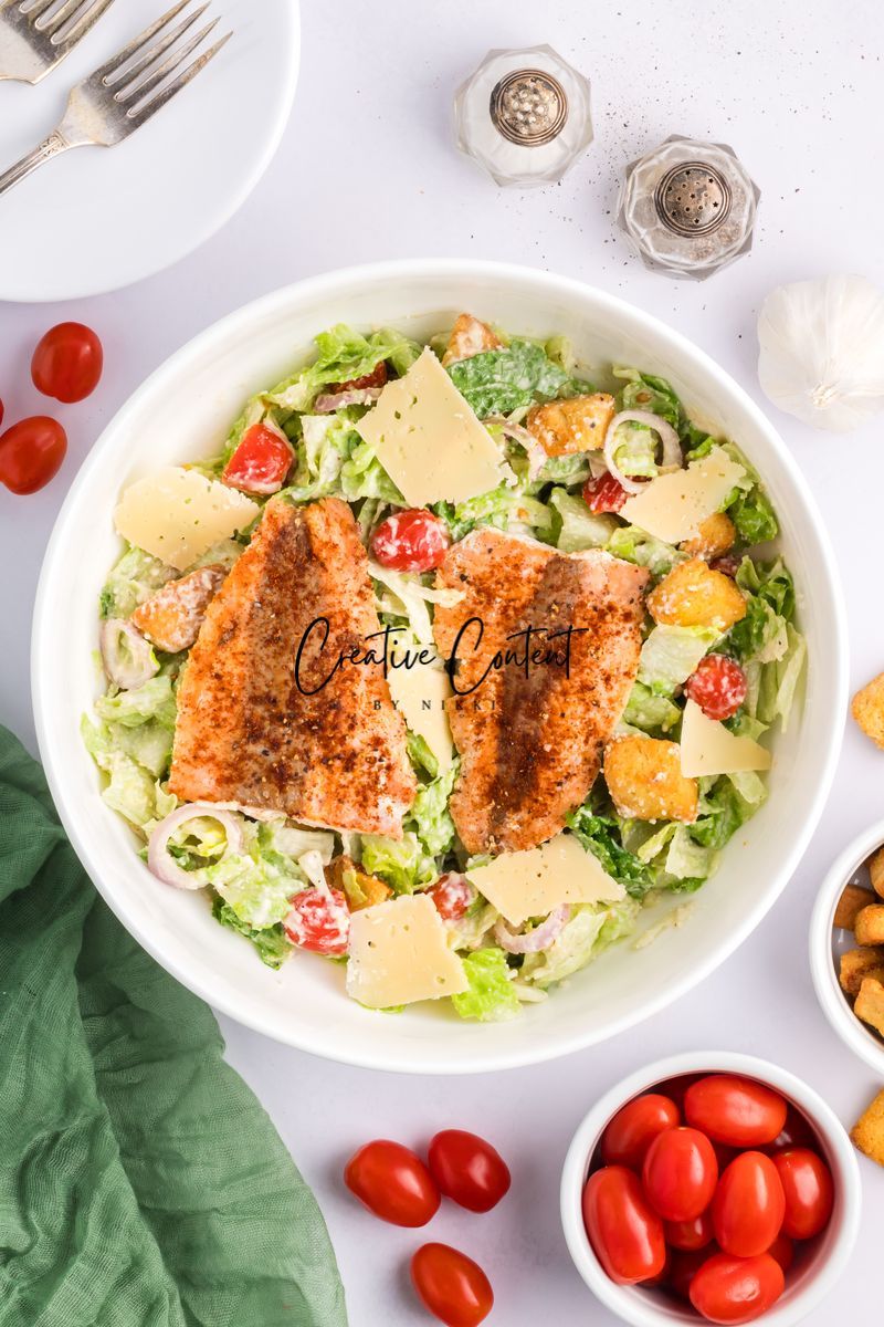 Salmon Caesar Salad + Homemade Dressing - Exclusive