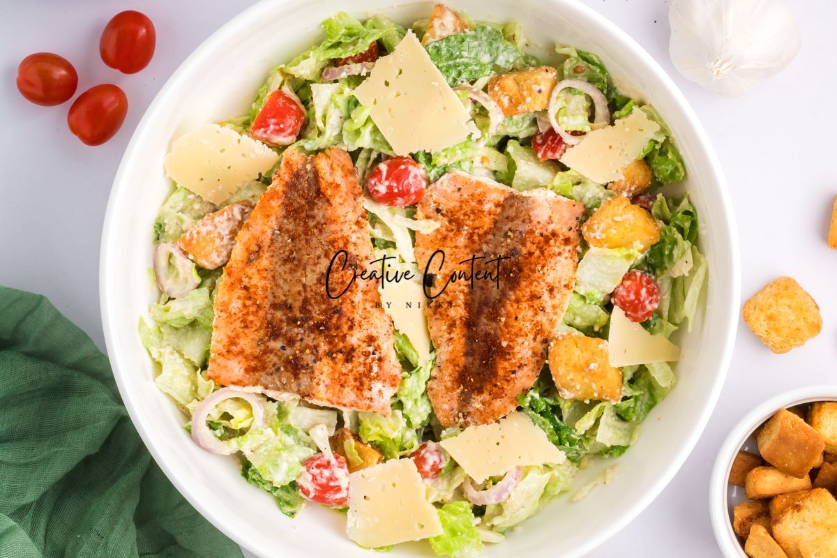 Salmon Caesar Salad + Homemade Dressing - Exclusive
