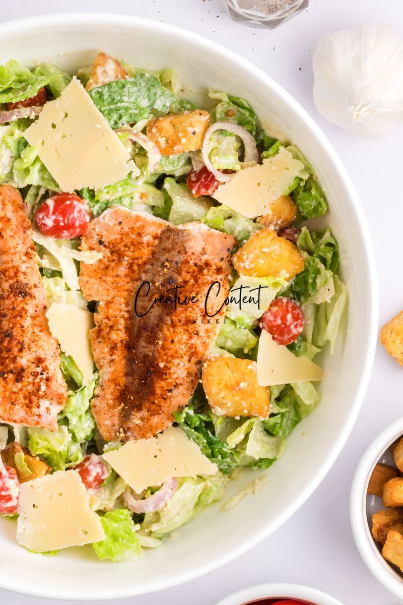 Salmon Caesar Salad + Homemade Dressing - Exclusive