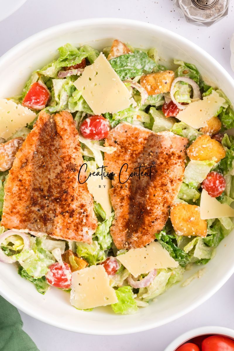 Salmon Caesar Salad + Homemade Dressing - Exclusive