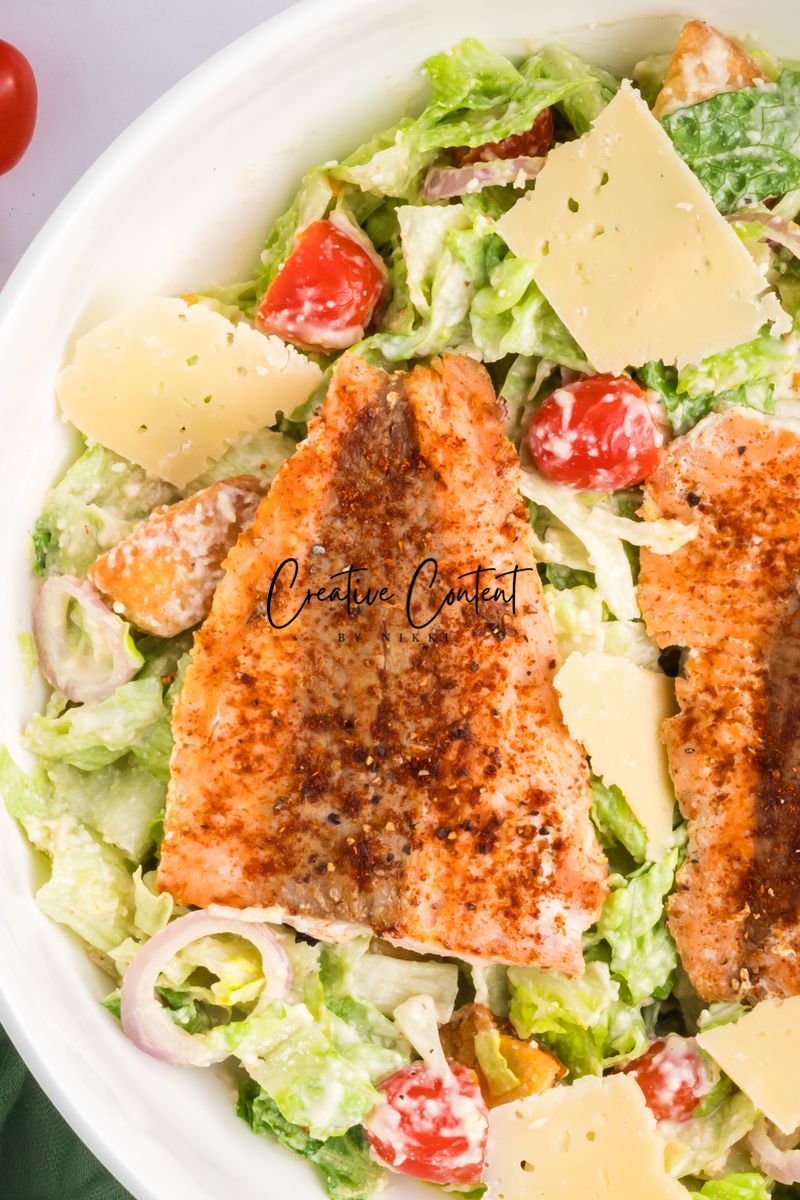 Salmon Caesar Salad + Homemade Dressing - Exclusive
