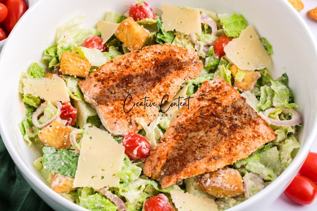 Salmon Caesar Salad + Homemade Dressing - Exclusive
