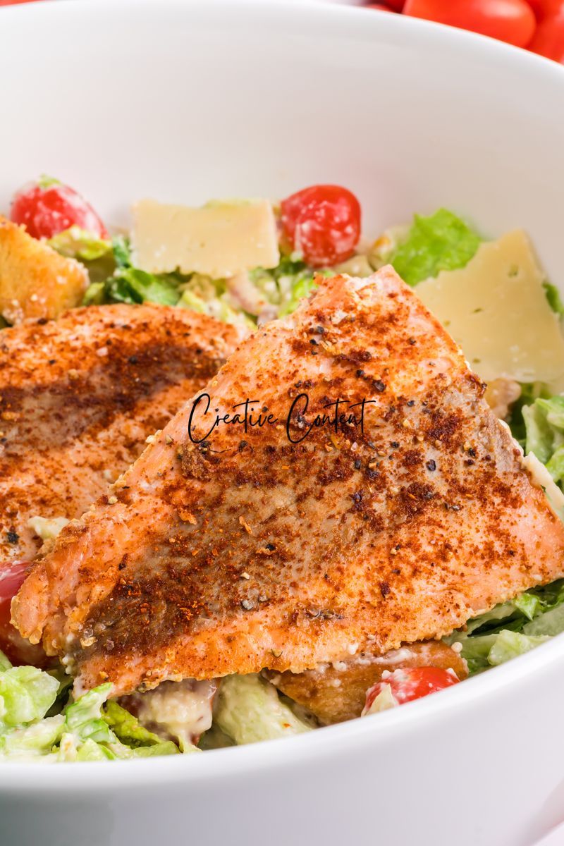 Salmon Caesar Salad + Homemade Dressing - Exclusive