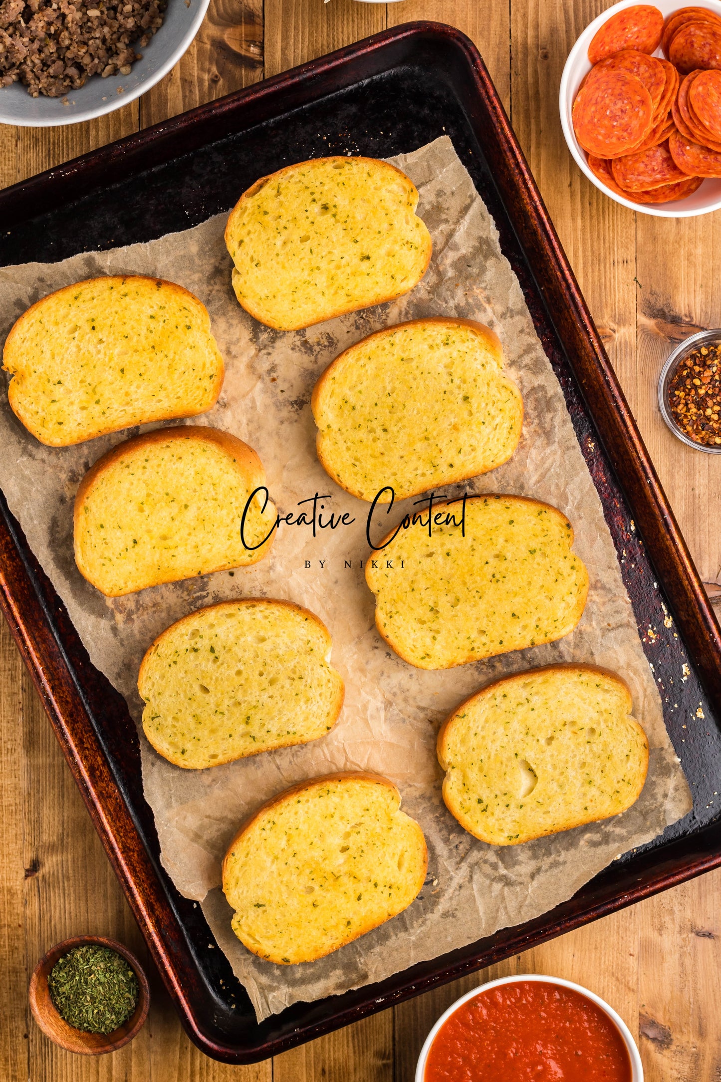 Texas Toast Pizzas - Exclusive