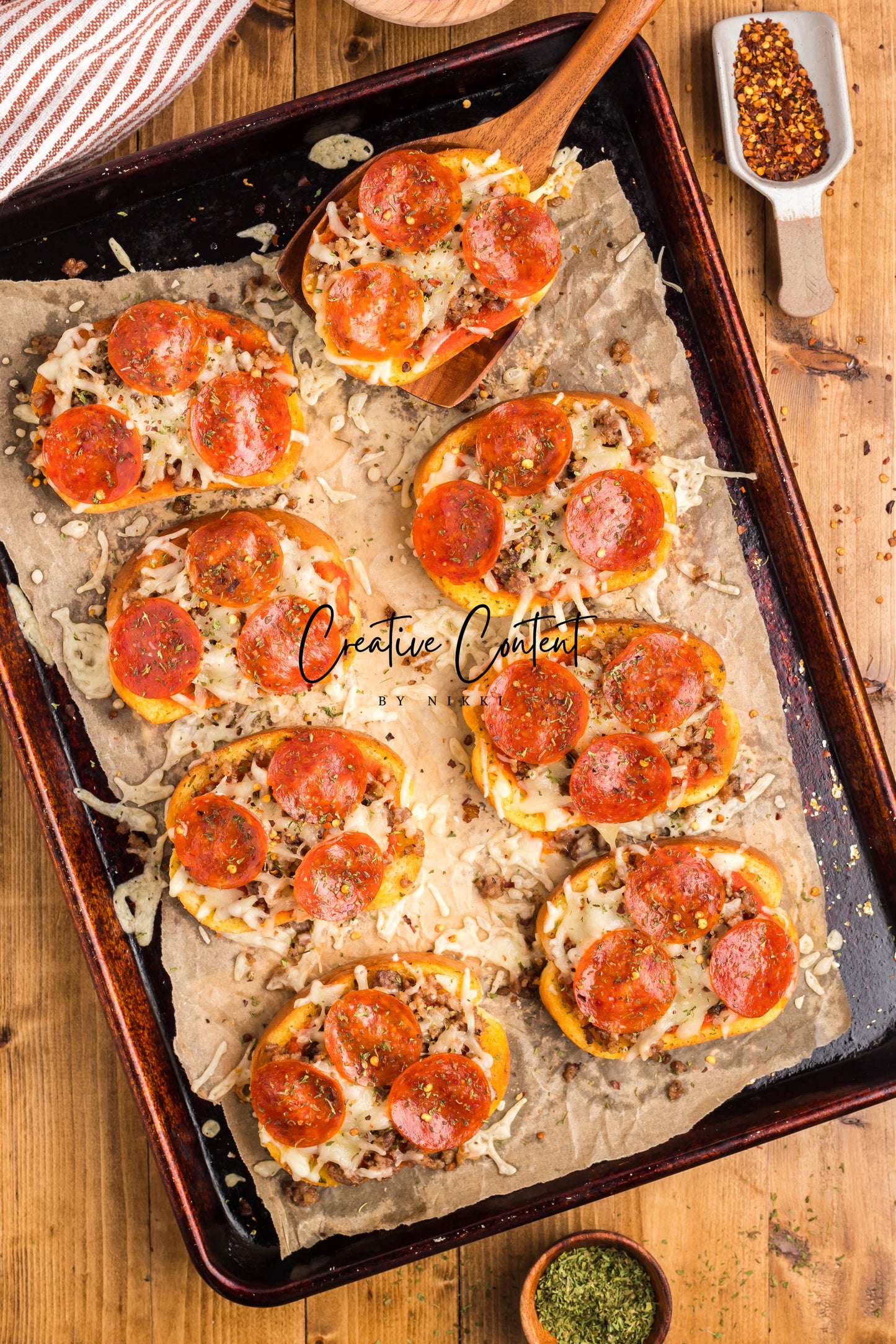 Texas Toast Pizzas - Exclusive