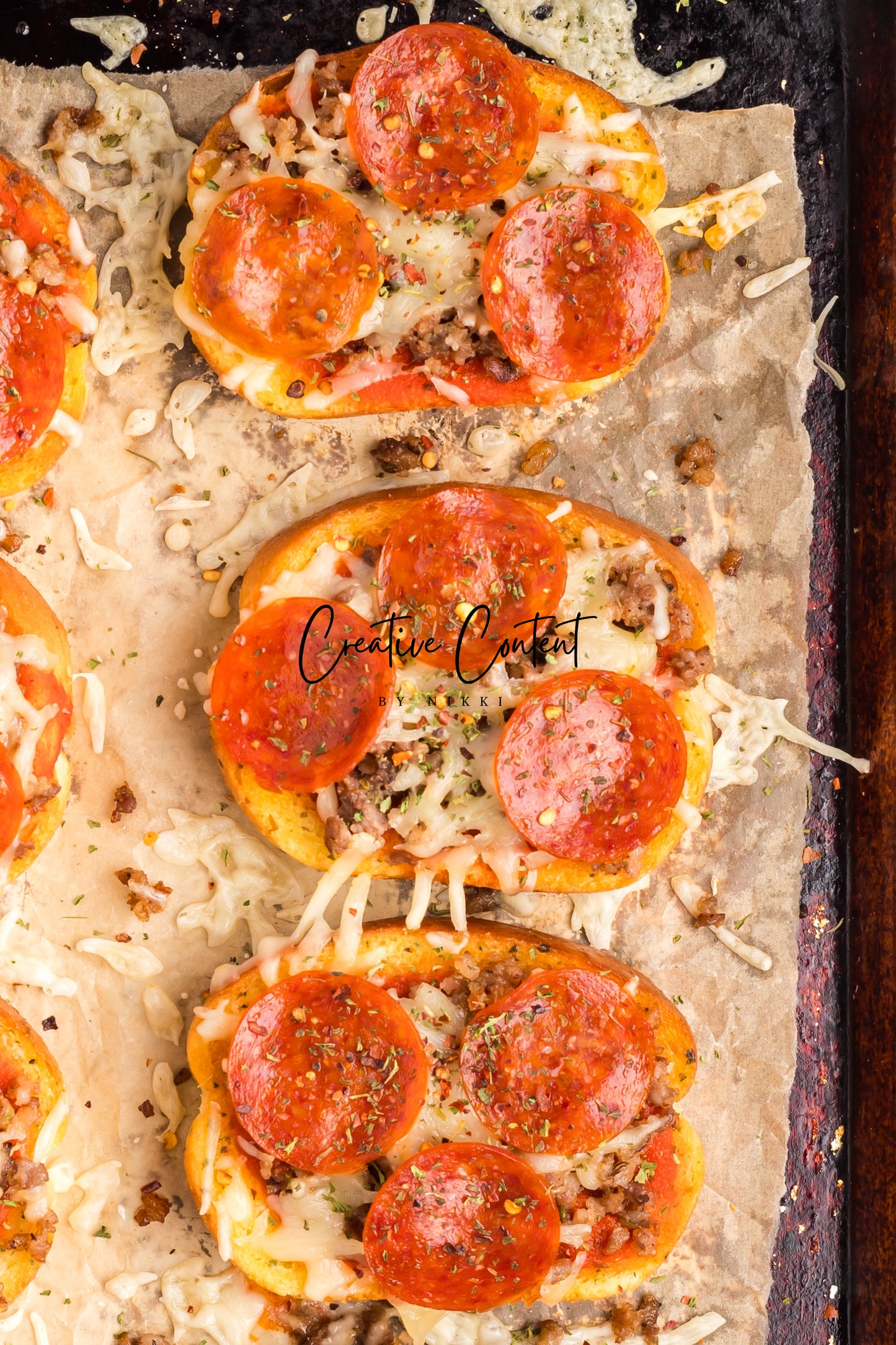 Texas Toast Pizzas - Exclusive
