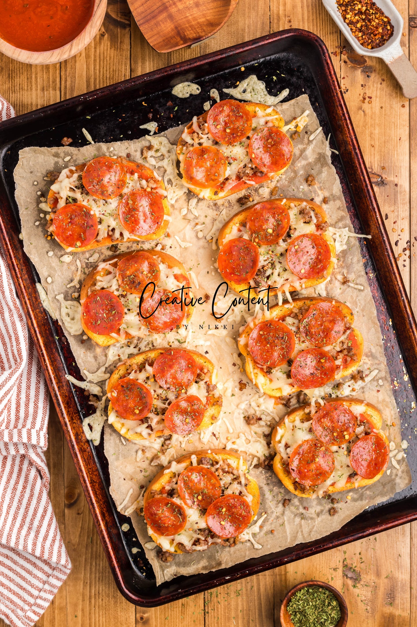 Texas Toast Pizzas - Exclusive