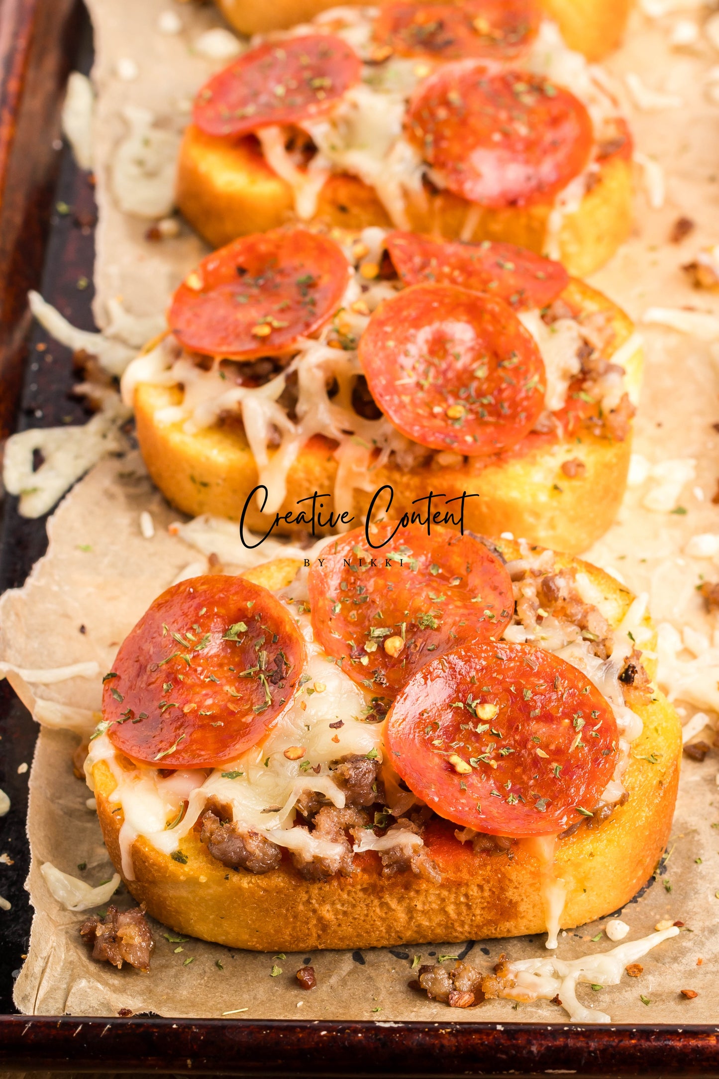 Texas Toast Pizzas - Exclusive