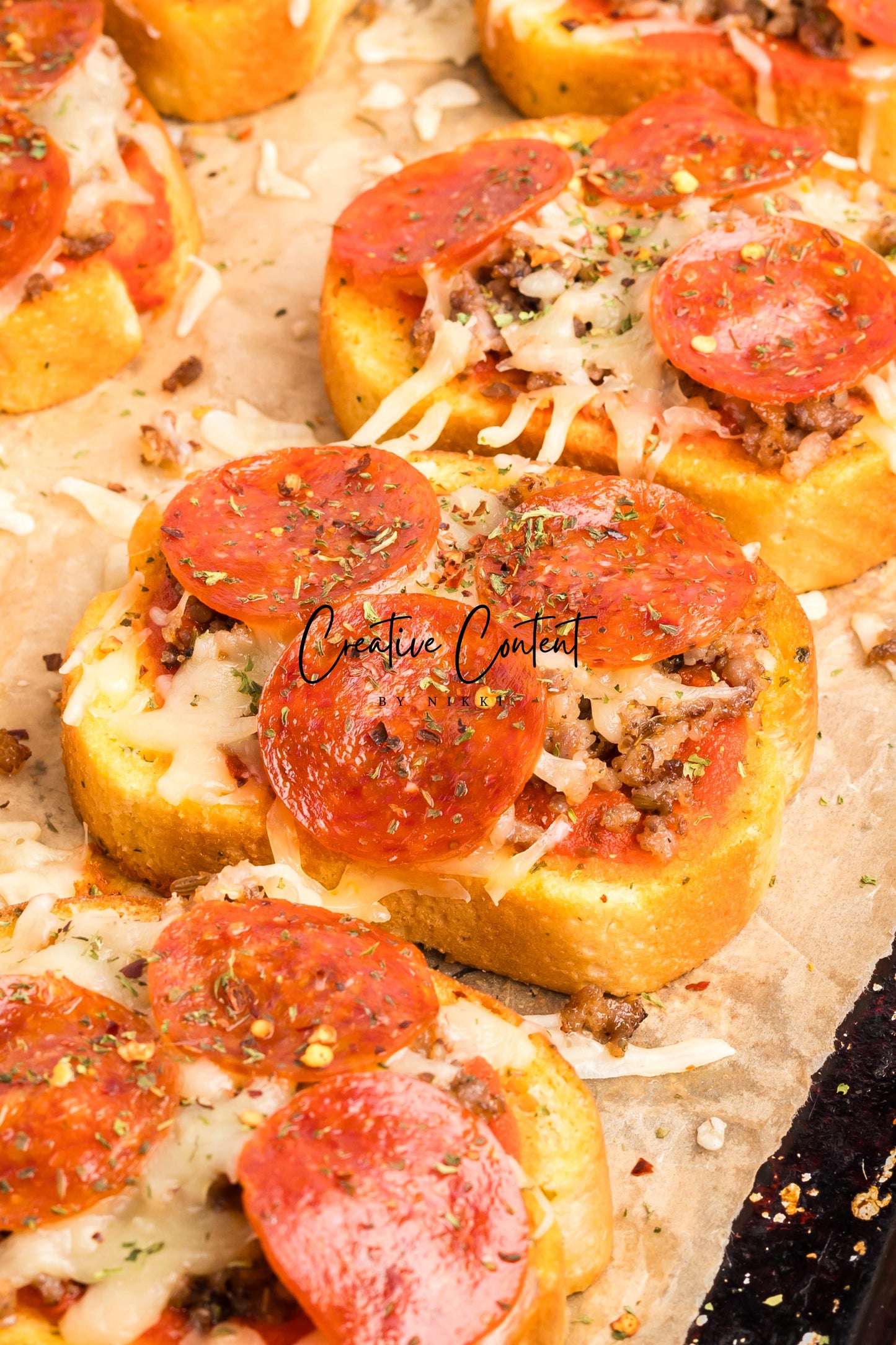 Texas Toast Pizzas - Exclusive