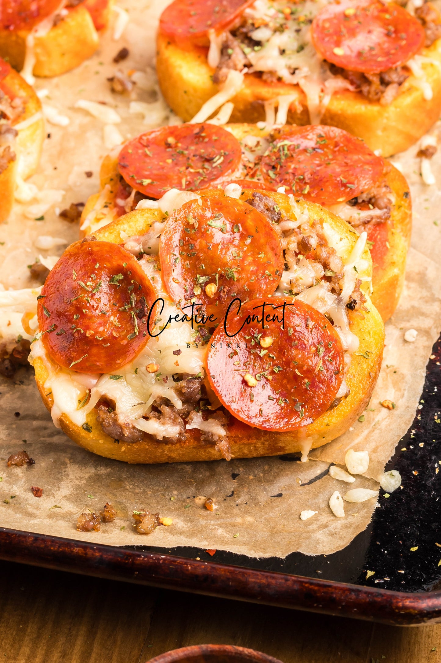Texas Toast Pizzas - Exclusive