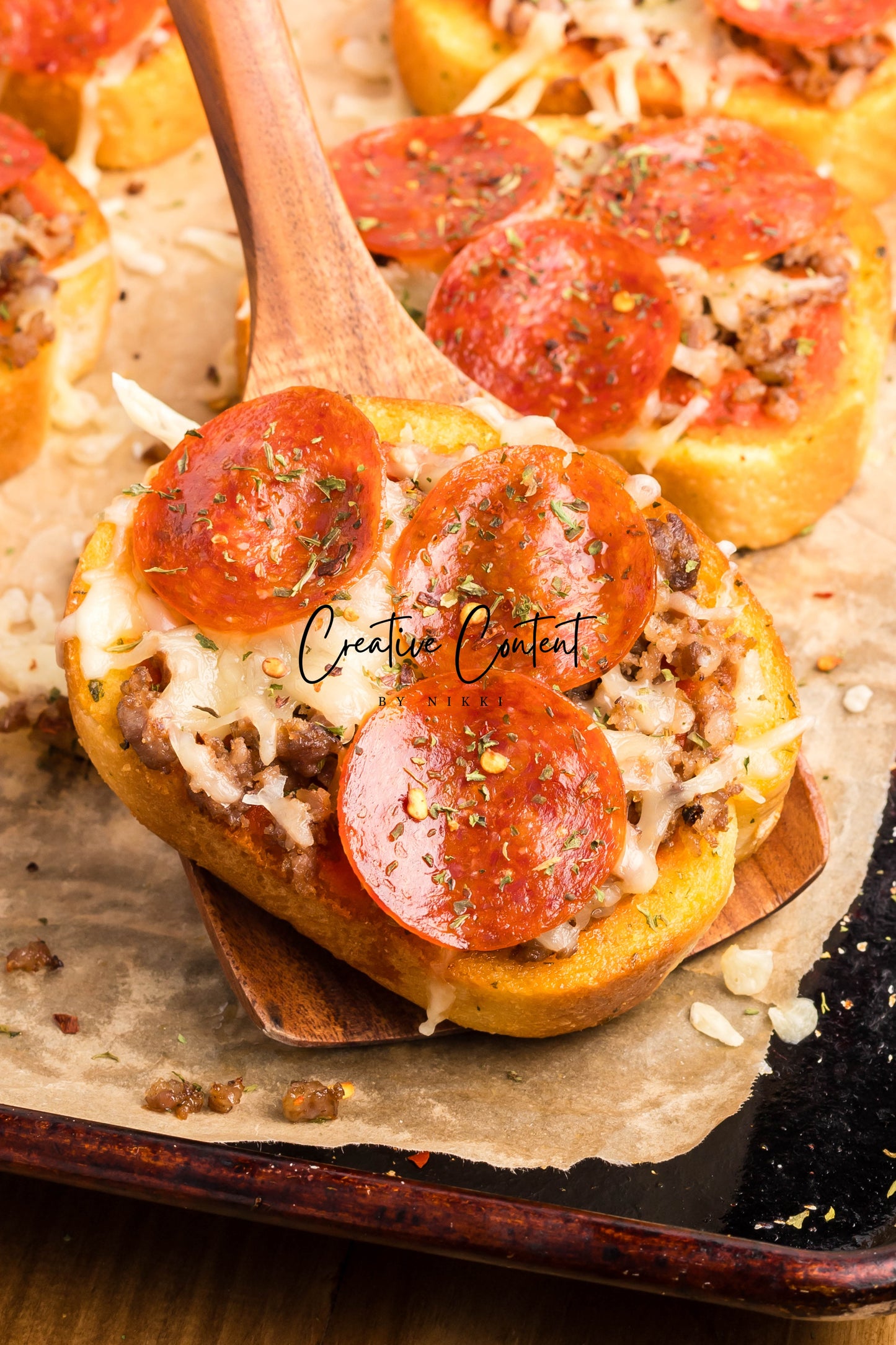 Texas Toast Pizzas - Exclusive