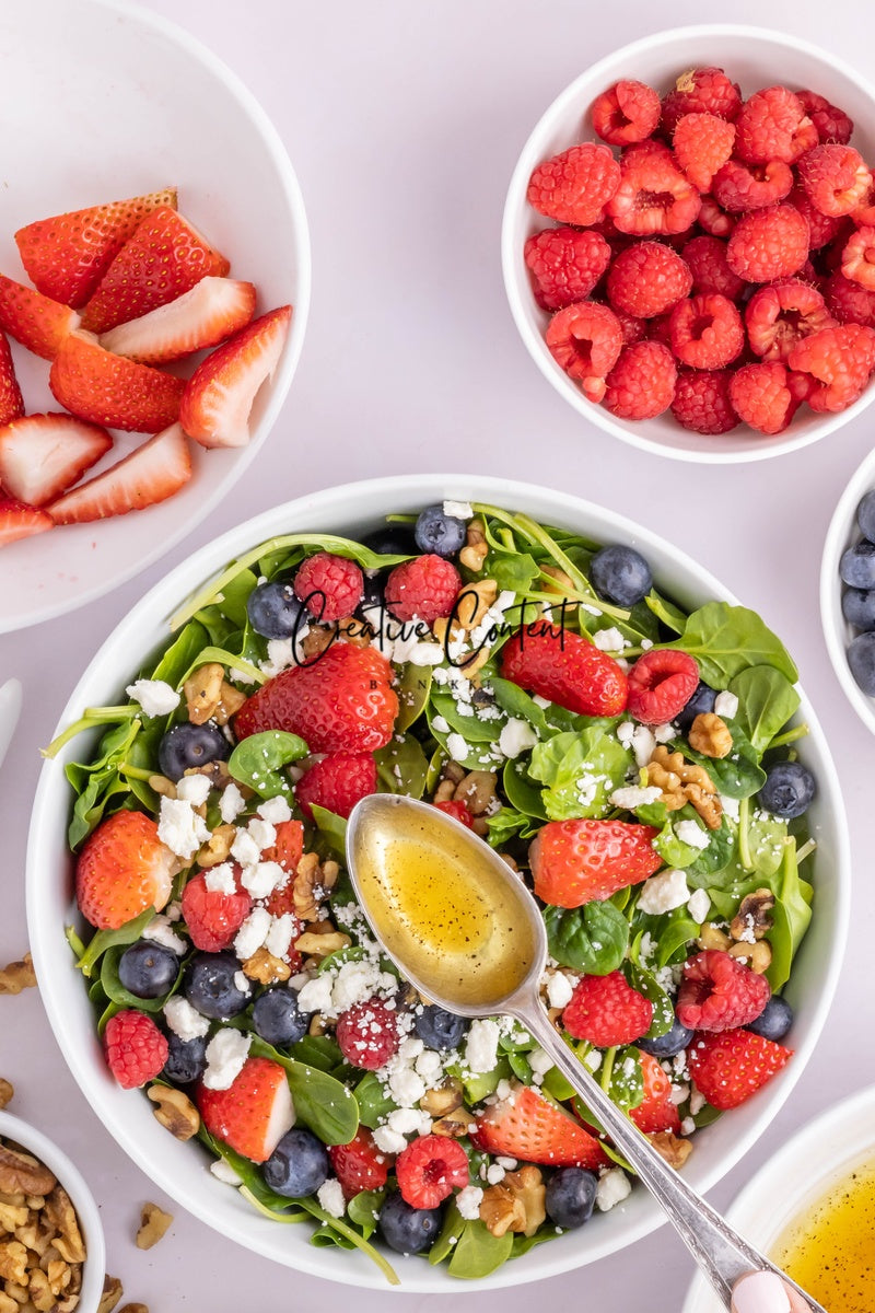 Spinach and Berry Salad - Set 1 of 2