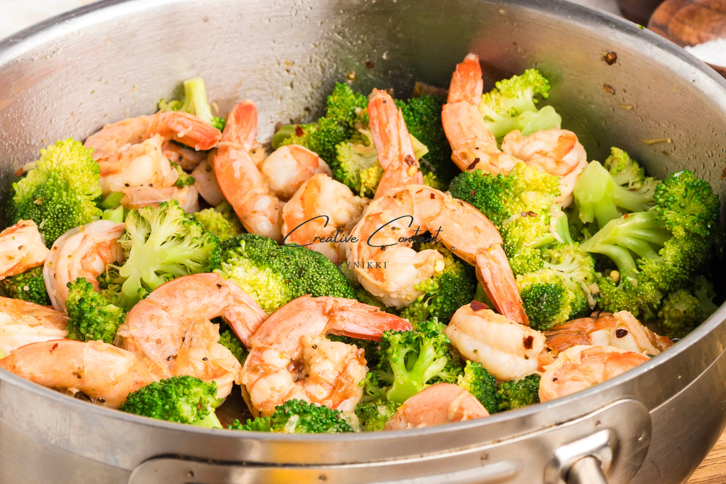 Garlic Butter Shrimp and Broccoli - Exclusive