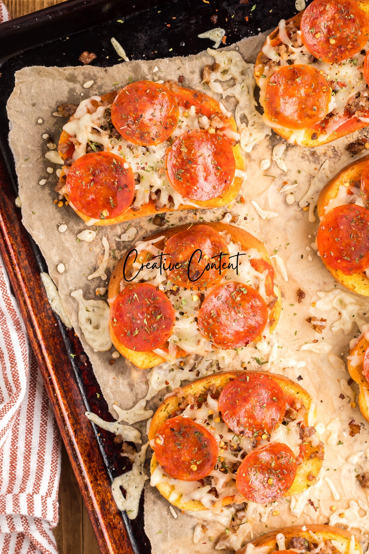 Texas Toast Pizzas - Exclusive
