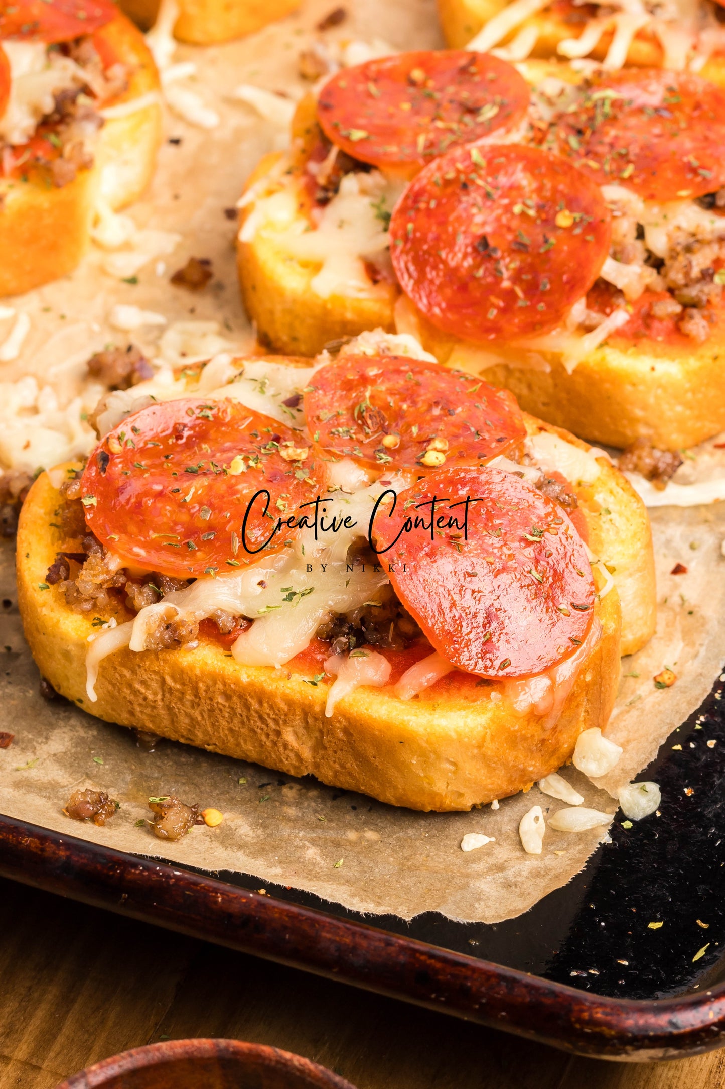 Texas Toast Pizzas - Exclusive